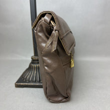 Load image into Gallery viewer, Vintage Safari Taupe Faux Leather Clutch Purse (7x11x2&quot;)
