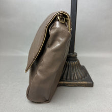 Load image into Gallery viewer, Vintage Safari Taupe Faux Leather Clutch Purse (7x11x2&quot;)
