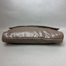 Load image into Gallery viewer, Vintage Safari Taupe Faux Leather Clutch Purse (7x11x2&quot;)
