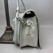 Load image into Gallery viewer, Vintage Metallic Silver Faux Leather Crossbody Purse (6x9x3&quot;)

