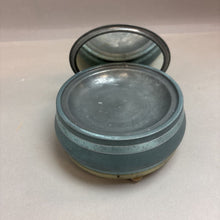 Load image into Gallery viewer, Vintage Round Powder Puff Music Box (4x6)
