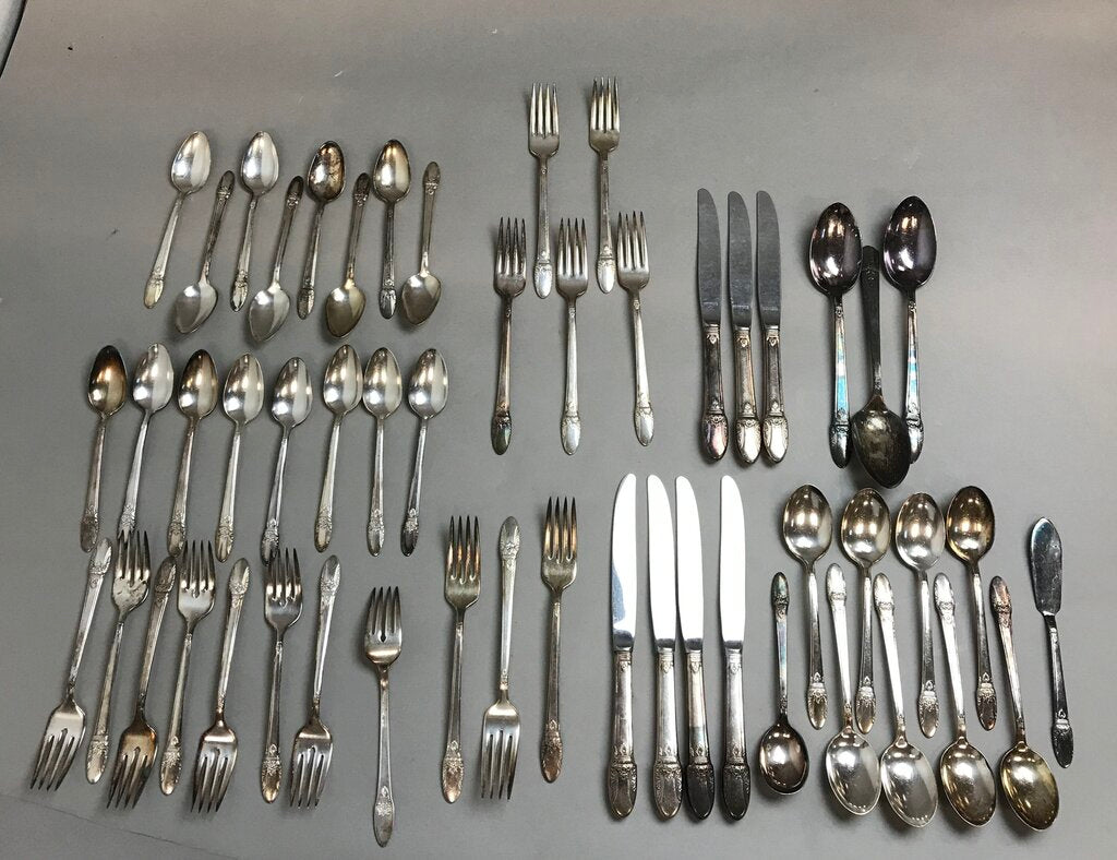 Rogers Bros 'First Love' Silverplate Flatware Set (52pc)