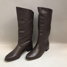 Load image into Gallery viewer, Mister Shoes Brown Leather Boots Size 8.5M
