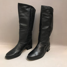 Load image into Gallery viewer, Mister Shoes Black Leather Boots Size 8W
