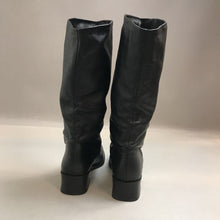 Load image into Gallery viewer, Mister Shoes Black Leather Boots Size 8W
