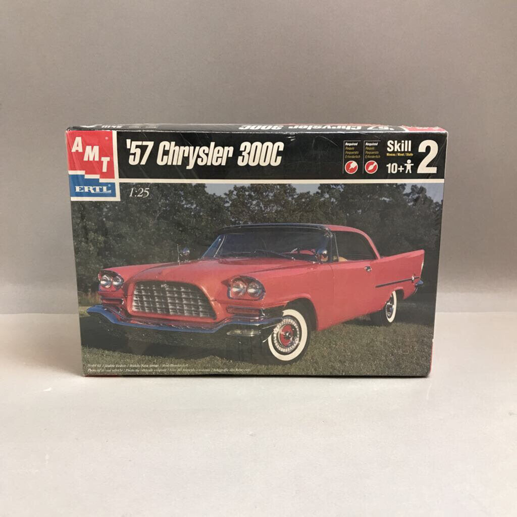 AMT '57 Chrysler 300C Model Kit (1:25)