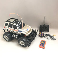 Load image into Gallery viewer, New Bright Jeep Liberty R/C Vehicle (9x15x9) (As-Is)
