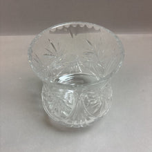 Load image into Gallery viewer, Lead Crystal Hurricane (6&quot;)
