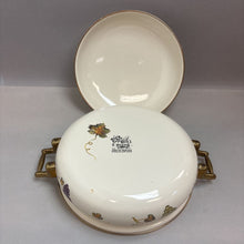 Load image into Gallery viewer, Tabletops Unlimited &quot;Villa Grande&quot; 3Qt Enamelware Covered Casserole Dish
