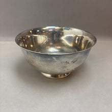 Load image into Gallery viewer, Reed&amp;Barton Silverplate Bowl (8&quot;)
