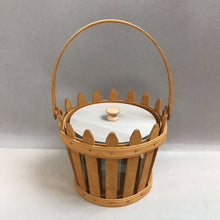 Load image into Gallery viewer, Longaberger &quot;Picket Fence&quot; Basket, 2006 (11.5&quot;)

