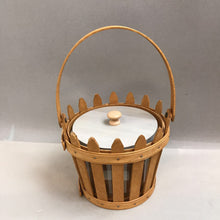 Load image into Gallery viewer, Longaberger &quot;Picket Fence&quot; Basket, 2006 (11.5&quot;)
