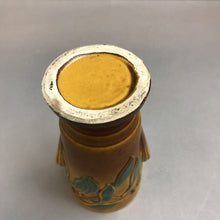 Load image into Gallery viewer, Roseville Pottery Vase Double Handled (6&quot;)
