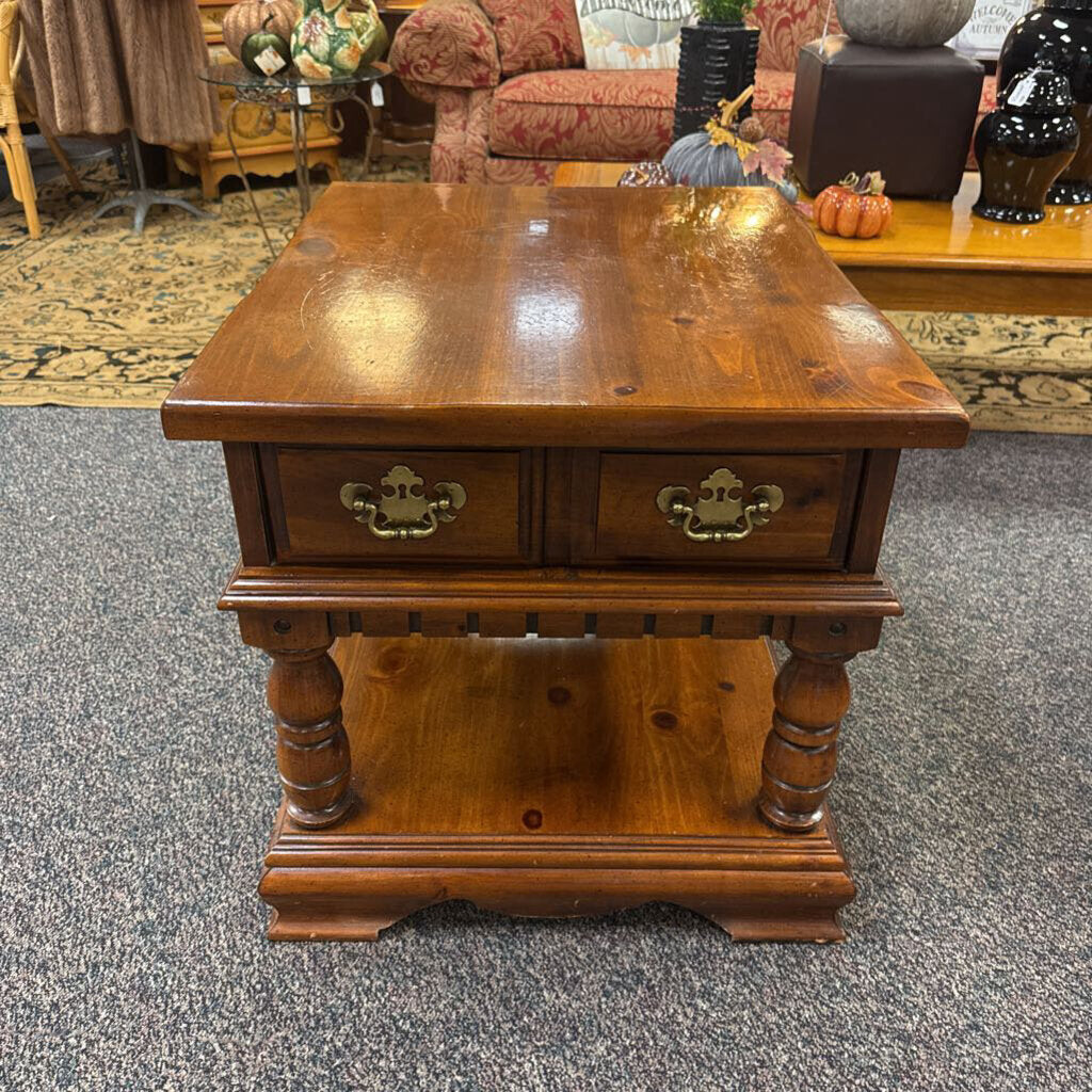 End Table (22x22x27)
