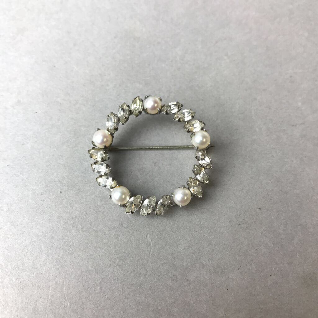 Vintage Sterling Pearl Clear Crystal Circle Brooch Pin (1.25