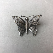 Load image into Gallery viewer, Vintage Sterling Filligree Butterfly Brooch Pin (1.5")
