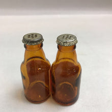 Load image into Gallery viewer, Vintage Budweiser Beer Bottle Salt &amp; Pepper Shakers (3&quot;)
