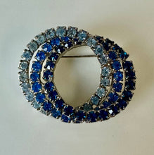 Load image into Gallery viewer, Vintage Shades of Blue Rhinestone Interlocking Circles 1.5&quot; Brooch Pin w/ 1&quot; Earrings Set
