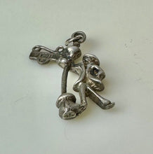 Load image into Gallery viewer, Vintage Sterling Bourbon St New Orleans Streetlamp Figure Charm (1.25")
