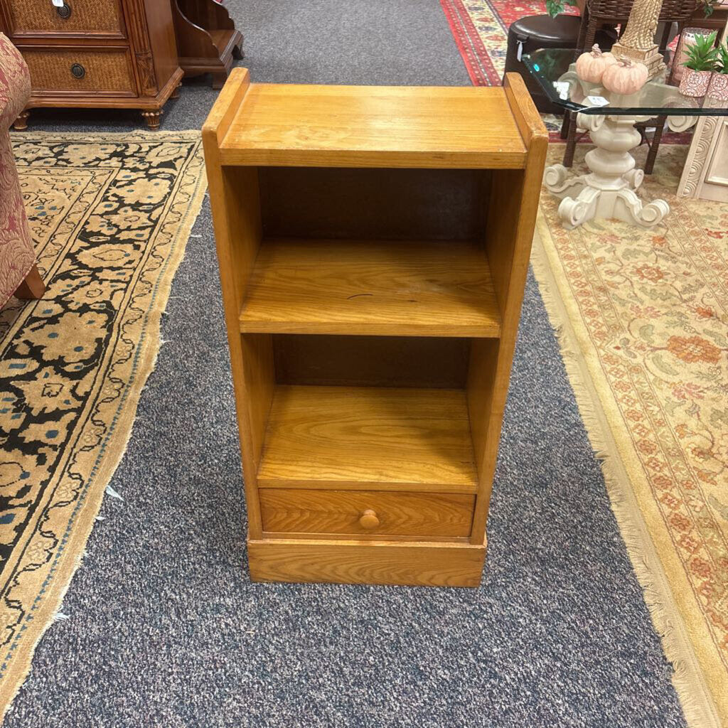Pine Stand (30x15x10)