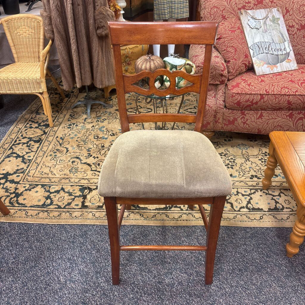 Bar Stool Chair (48x19x20)