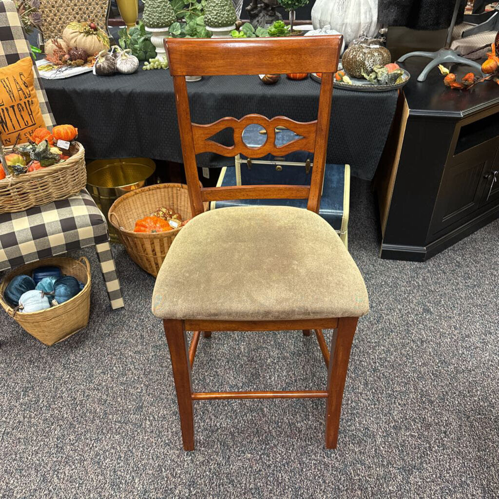 Bar Stool Chair (48x19x20)