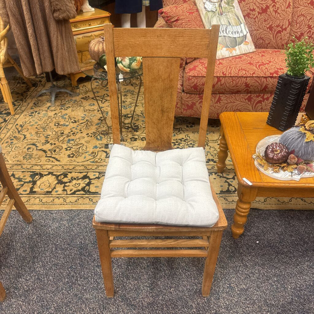 Oak Chair (37x18x18)