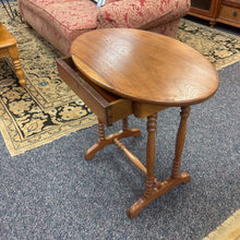 Load image into Gallery viewer, Walnut Oval Table (27x28x18)
