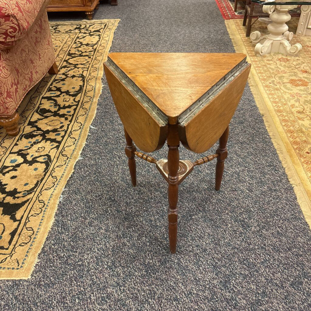 Triangle Drop Leaf Table (24x16/24x18/24)