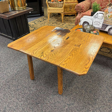 Load image into Gallery viewer, Oak Drop Leaf Table (21x33x22/39)
