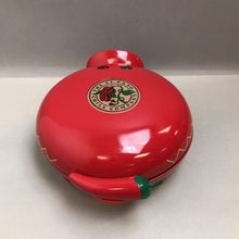 Load image into Gallery viewer, The El Paso Chile Company Quesadilla Maker (~4.25x10x10)
