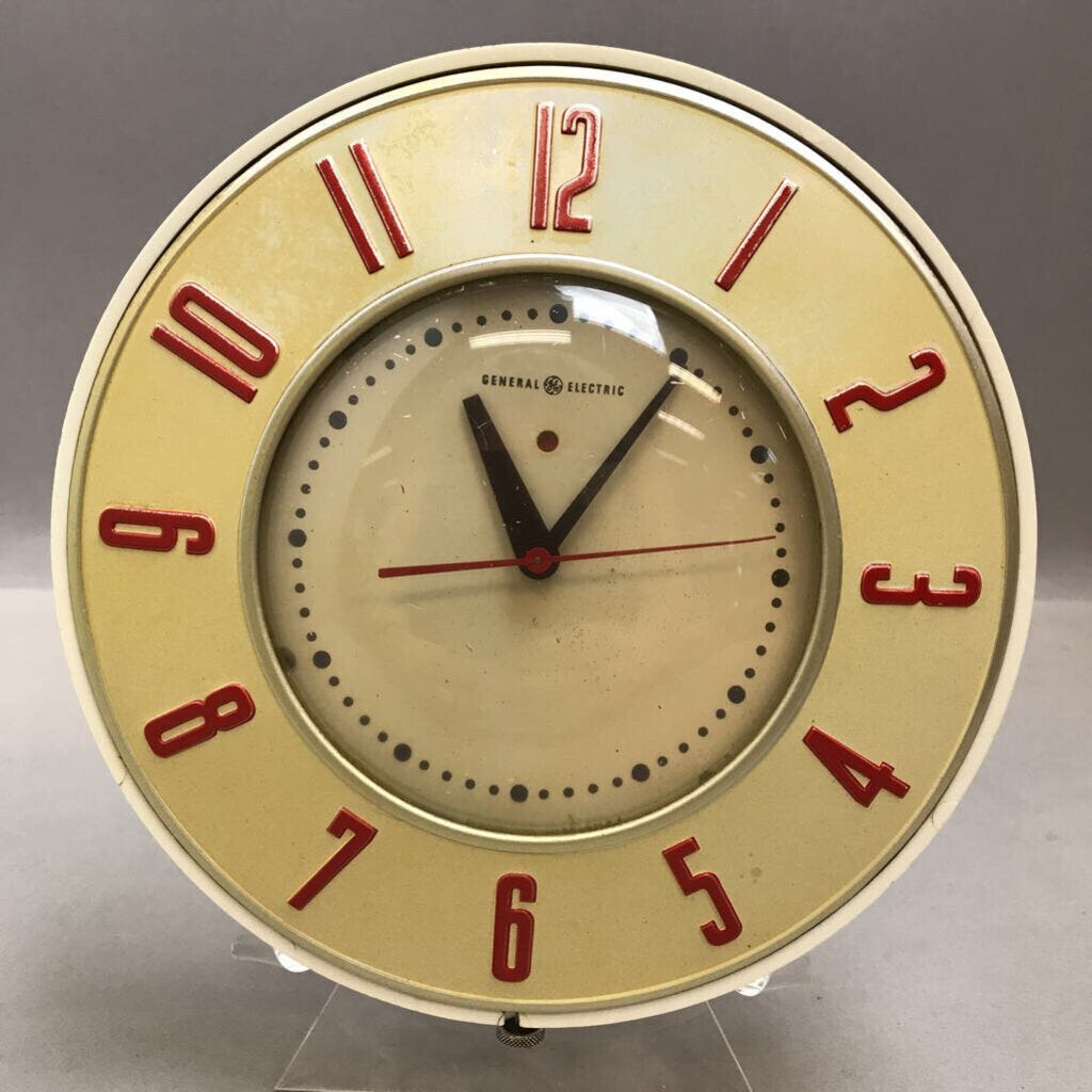 Vintage General Electric Kitchen Wall Clock (~7.5
