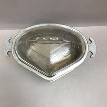 Load image into Gallery viewer, Guardian Service War Triangular Pot w/ Lid (4.5x11x7)
