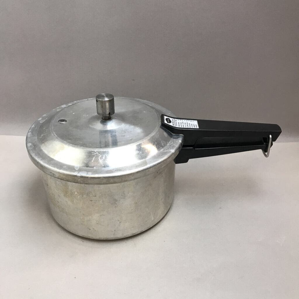 Mirro M-0404 Pressure Cooker (As-Is) (4qt)