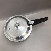 Load image into Gallery viewer, Mirro M-0404 Pressure Cooker (As-Is) (4qt)
