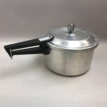 Load image into Gallery viewer, Mirro M-0404 Pressure Cooker (As-Is) (4qt)
