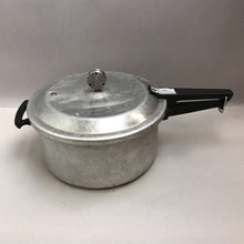 Load image into Gallery viewer, Mirror Pressure Cooker (As-Is) (6qt)
