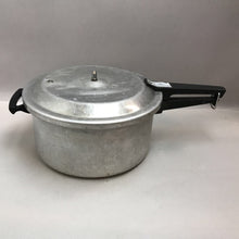Load image into Gallery viewer, Mirror Pressure Cooker (As-Is) (6qt)
