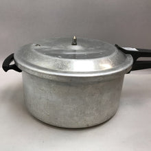 Load image into Gallery viewer, Mirror Pressure Cooker (As-Is) (6qt)
