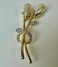 Load image into Gallery viewer, Vintage Goldtone Faux Pearl Rhinestone Calla Lily Brooch Pin (3")

