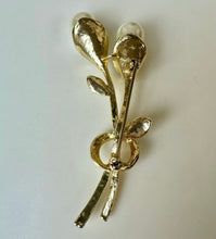 Load image into Gallery viewer, Vintage Goldtone Faux Pearl Rhinestone Calla Lily Brooch Pin (3")
