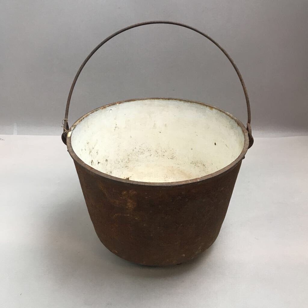 Antique Cast Iron Bean Pot (8