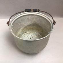 Load image into Gallery viewer, Vintage Aluminum Stock Pot w/ Handle (9&quot;)
