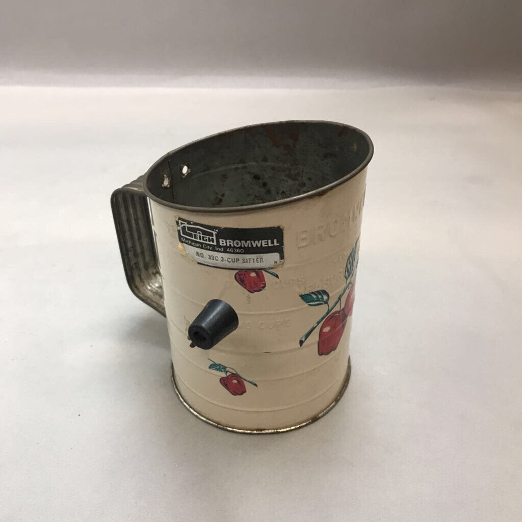 Vintage Bromwell 3-Cup Flour Sifter (6