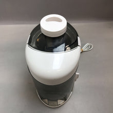 Load image into Gallery viewer, Juice Extractor Health Smart Hamilton Beach
