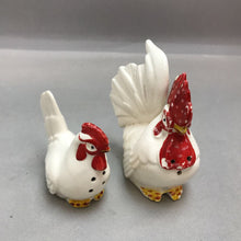 Load image into Gallery viewer, Vintage 1950&#39;s White Ceramic Hen &amp; Rooster Salt &amp; Pepper Shakers (4&quot;)
