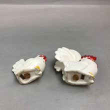 Load image into Gallery viewer, Vintage 1950&#39;s White Ceramic Hen &amp; Rooster Salt &amp; Pepper Shakers (4&quot;)
