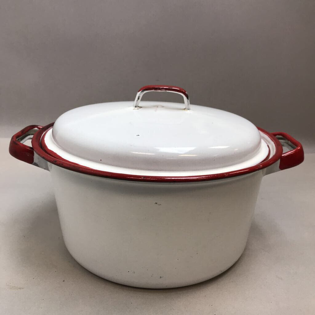 White Enamelware Pot w/ Lid (~5x9.5)
