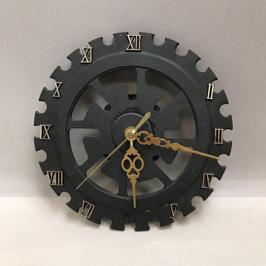Cast Iron Planter Seed Plate Clock #474666R1 (As-Is) (~7.5