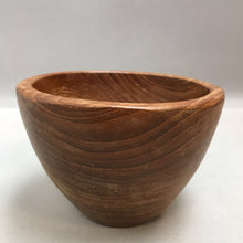 Load image into Gallery viewer, Vintage Aristacraft Wood Handcrafted Bowl (4x6)
